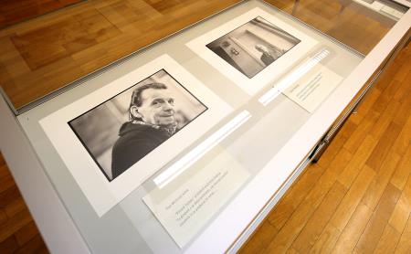 RAZSTAVA FOTOGRAFIJ JANEZA BOGATAJA 04 FOTO LJUBO VUKELIČ